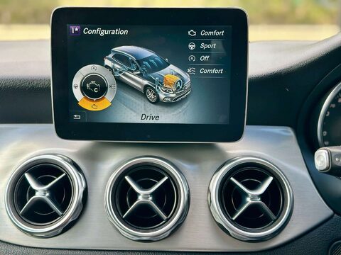 Mercedes-Benz GLA 2.1 GLA 220 AMG Line Premium+ D 4Matic Auto 4WD 5dr 14