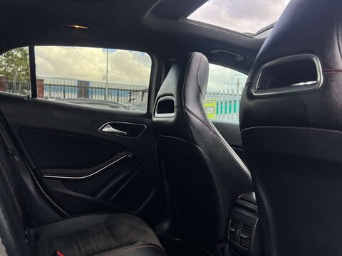 Mercedes-Benz GLA 2.1 GLA 220 AMG Line Premium+ D 4Matic Auto 4WD 5dr 5