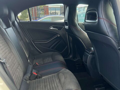 Mercedes-Benz A Class 2.1 A200 AMG Night Edition CDi Auto 5dr 30