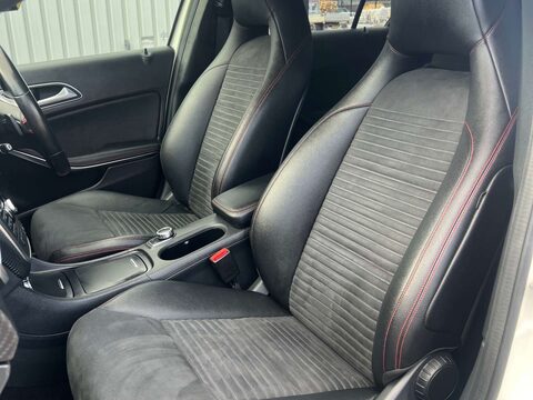 Mercedes-Benz A Class 2.1 A200 AMG Night Edition CDi Auto 5dr 4