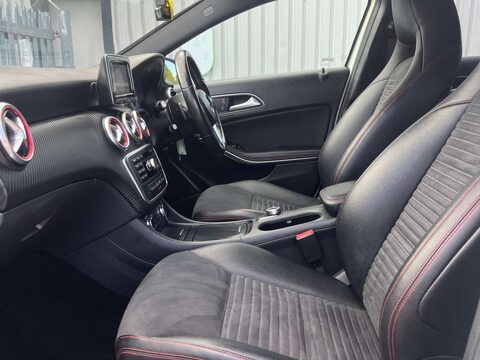 Mercedes-Benz A Class 2.1 A200 AMG Night Edition CDi Auto 5dr 27