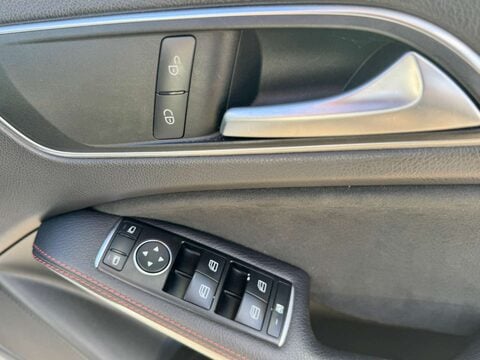 Mercedes-Benz A Class 2.1 A200 AMG Night Edition CDi Auto 5dr 40