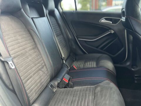Mercedes-Benz A Class 2.1 A200 AMG Night Edition CDi Auto 5dr 29