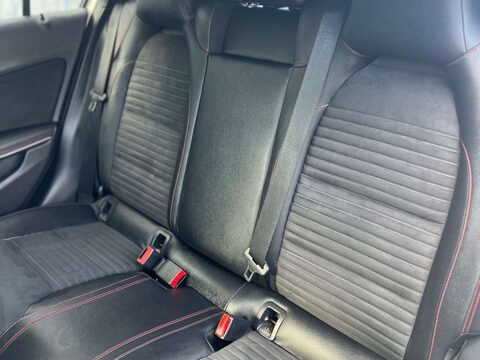 Mercedes-Benz A Class 2.1 A200 AMG Night Edition CDi Auto 5dr 34