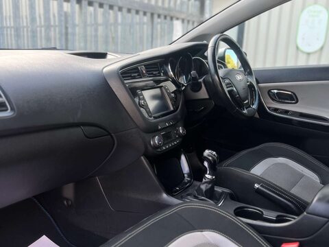 Kia Ceed 1.6 Ceed 3 ISG CRDi 5dr 23