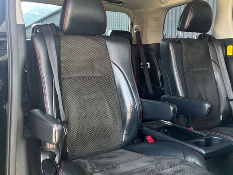 Toyota Vellfire 2.4+GOLDEN EYES+GRADE 4B+FRESH IMPORT+ 60