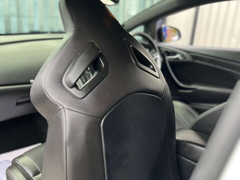 Vauxhall Astra 2.0 Astra VXR 3dr 26