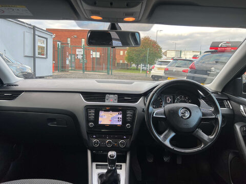 Skoda Octavia 2.0 Octavia Black Edition TDI CR 5dr 49