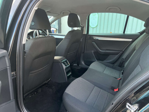 Skoda Octavia 2.0 Octavia Black Edition TDI CR 5dr 28