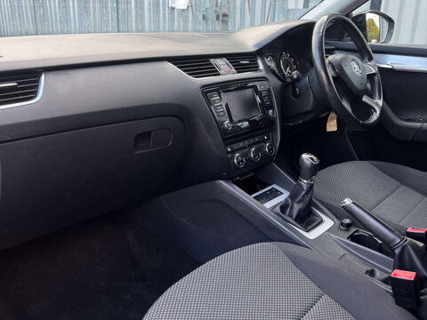 Skoda Octavia 2.0 Octavia Black Edition TDI CR 5dr 15