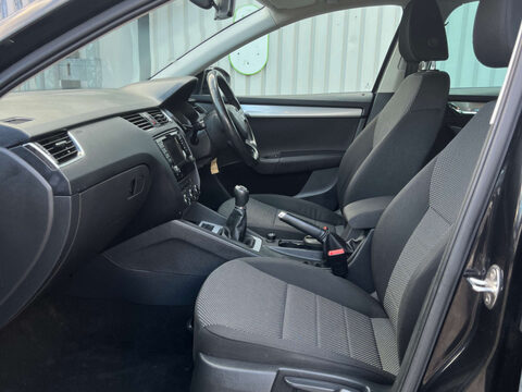 Skoda Octavia 2.0 Octavia Black Edition TDI CR 5dr 17