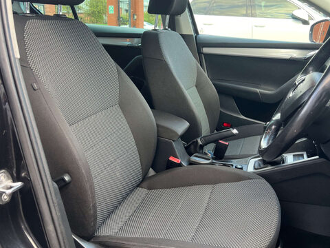 Skoda Octavia 2.0 Octavia Black Edition TDI CR 5dr 14