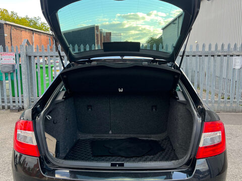 Skoda Octavia 2.0 Octavia Black Edition TDI CR 5dr 41