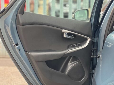 Volvo V40 1.6 V40 ES D2 5dr 46