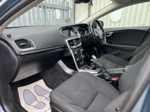 Volvo V40 1.6 V40 ES D2 5dr 19