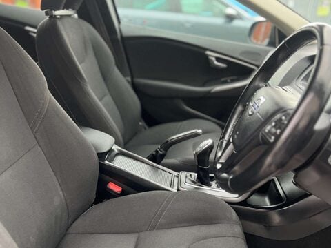 Volvo V40 1.6 V40 ES D2 5dr 17