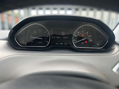 Peugeot 208 1.6 208 Allure HDi Blue S/S 5dr 26