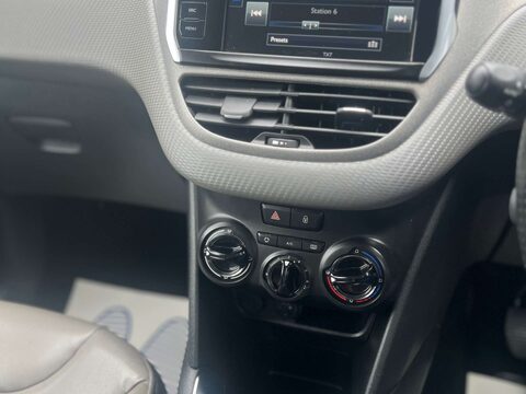 Peugeot 208 1.6 208 Allure HDi Blue S/S 5dr 34