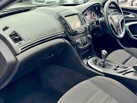 Vauxhall Insignia 1.4 Insignia SRi Nav S/S 5dr 9