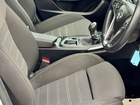 Vauxhall Insignia 1.4 Insignia SRi Nav S/S 5dr 8