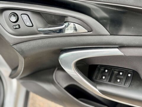 Vauxhall Insignia 1.4 Insignia SRi Nav S/S 5dr 53