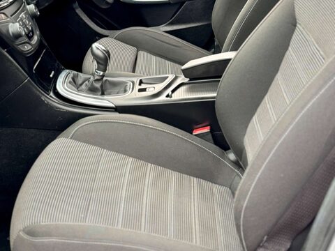 Vauxhall Insignia 1.4 Insignia SRi Nav S/S 5dr 11