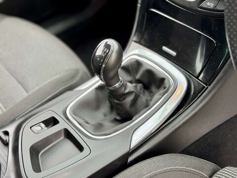 Vauxhall Insignia 1.4 Insignia SRi Nav S/S 5dr 19