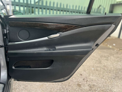 BMW 5 Series 2.0 520d M Sport Auto 5dr 54