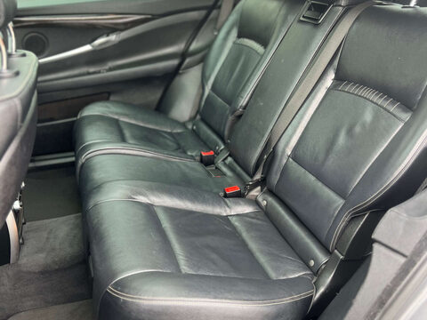 BMW 5 Series 2.0 520d M Sport Auto 5dr 28