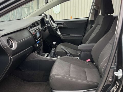 Toyota Auris 1.4 Auris Icon+ D-4D 5dr 23