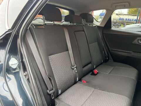 Toyota Auris 1.4 Auris Icon+ D-4D 5dr 27