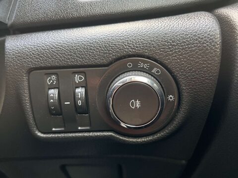 Vauxhall Astra 1.4 Astra Limited Edition 5dr 38