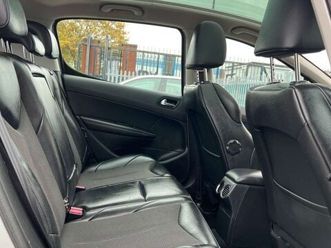 Peugeot 308 1.6 308 Allure Navigation Version 5dr 19