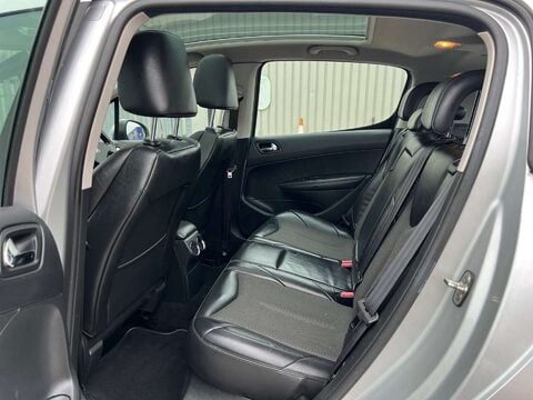 Peugeot 308 1.6 308 Allure Navigation Version 5dr 26