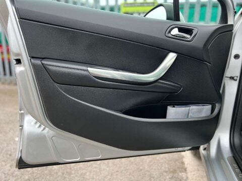 Peugeot 308 1.6 308 Allure Navigation Version 5dr 46