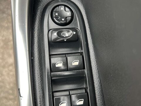 Peugeot 308 1.6 308 Allure Navigation Version 5dr 33