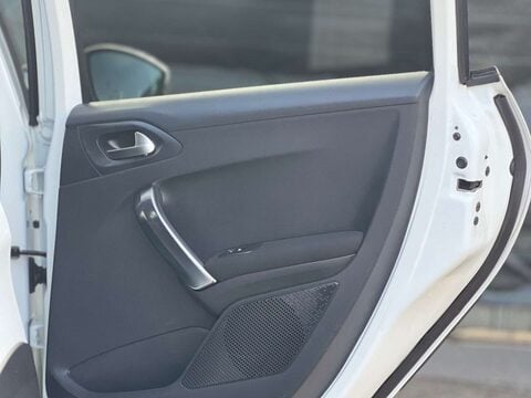 Peugeot 2008 1.6 2008 Allure Blue HDi S/S 5dr 37