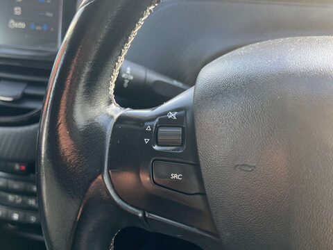 Peugeot 2008 1.6 2008 Allure Blue HDi S/S 5dr 31