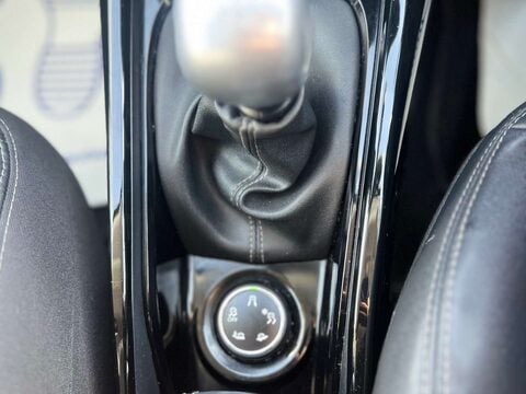 Peugeot 2008 1.6 2008 Allure Blue HDi S/S 5dr 28