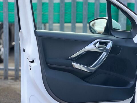 Peugeot 2008 1.6 2008 Allure Blue HDi S/S 5dr 35