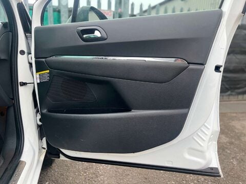 Peugeot 5008 1.6 5008 Allure HDi 5dr 47