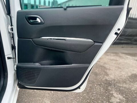 Peugeot 5008 1.6 5008 Allure HDi 5dr 50