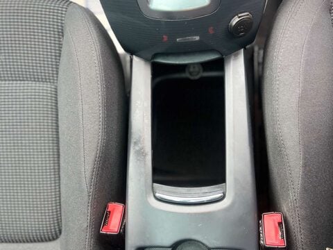 Peugeot 5008 1.6 5008 Allure HDi 5dr 38