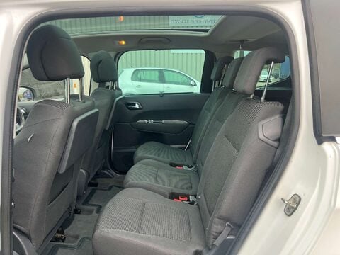 Peugeot 5008 1.6 5008 Allure HDi 5dr 22