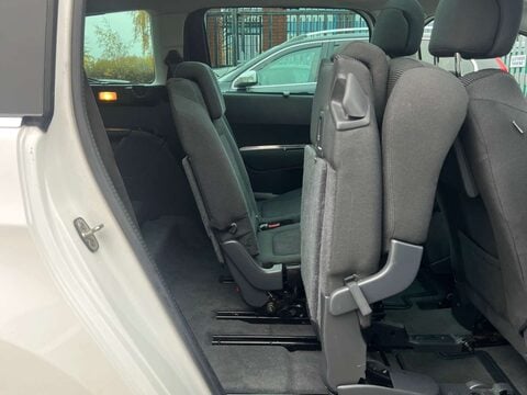 Peugeot 5008 1.6 5008 Allure HDi 5dr 26