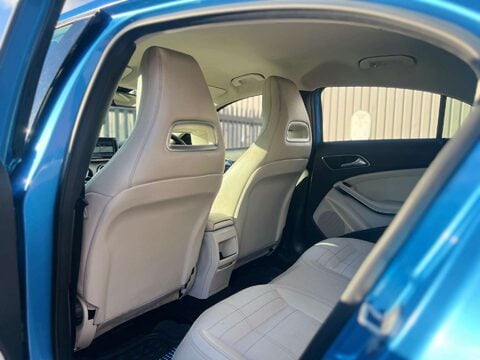 Mercedes-Benz A Class 1.6 A180 BlueEfficiency Sport Auto 5dr 26