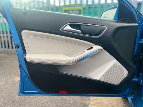Mercedes-Benz A Class 1.6 A180 BlueEfficiency Sport Auto 5dr 42