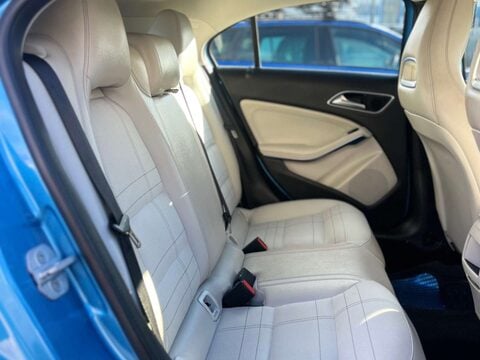 Mercedes-Benz A Class 1.6 A180 BlueEfficiency Sport Auto 5dr 22