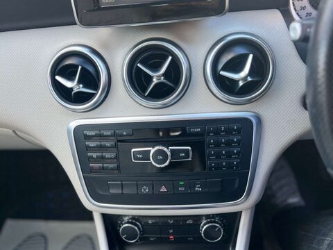 Mercedes-Benz A Class 1.6 A180 BlueEfficiency Sport Auto 5dr 32