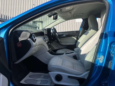 Mercedes-Benz A Class 1.6 A180 BlueEfficiency Sport Auto 5dr 19